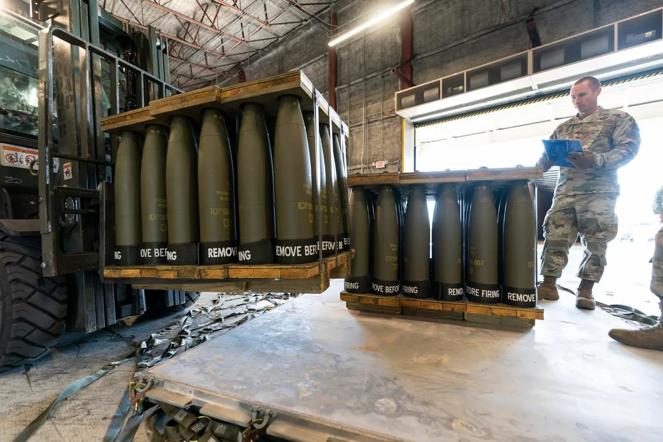 US Army’s Explosive New Ally: 432,000 Shells a Year to Dominate the Battlefield!