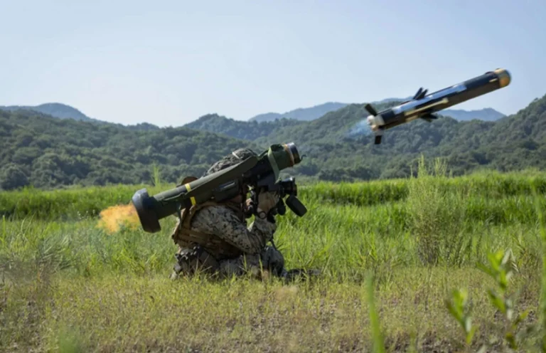 Australia invests in US Javelin anti-tank missiles to deepen precision strike capability.