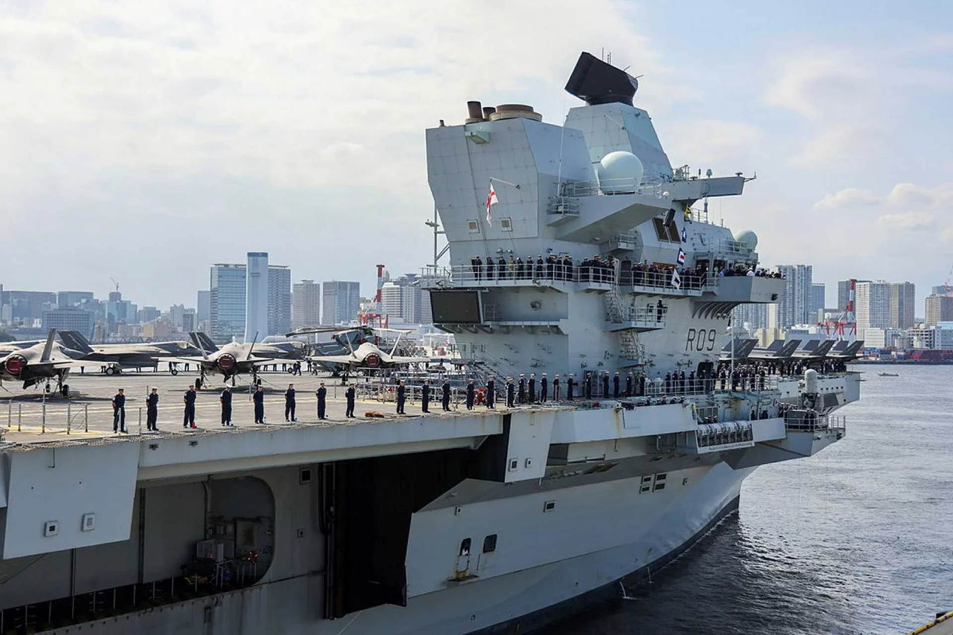 UK’s Epic Warship Invasion: HMS Prince of Wales Storms Japan in Historic Showdown!