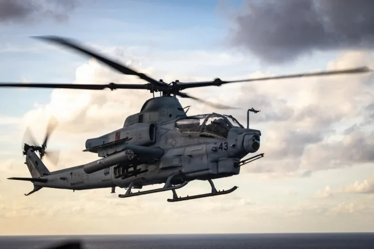 U.S. Marine AH-1Z Viper Crews Hone Strike Capabilities Amid Escalating Caribbean Tensions