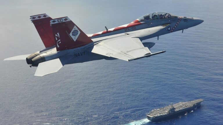 30 Years of the Super Hornet: How a "Plan B" Became a Legend
