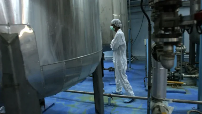 US special forces raid scenario targeting Iran uranium stockpile near Isfahan nuclear facility