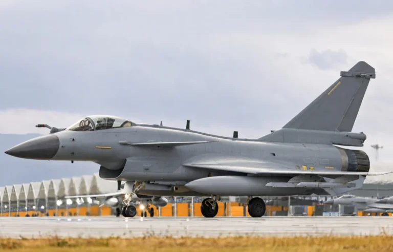 Chinese Jet HUMILIATES Western Fighter? Inside the Controversial 9–0 Air Combat Claim